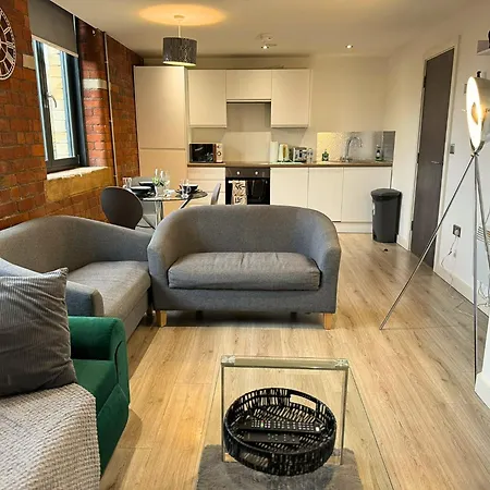Apartment Stunning 2 Bed In Centre With Free Parking - Sleeps 7