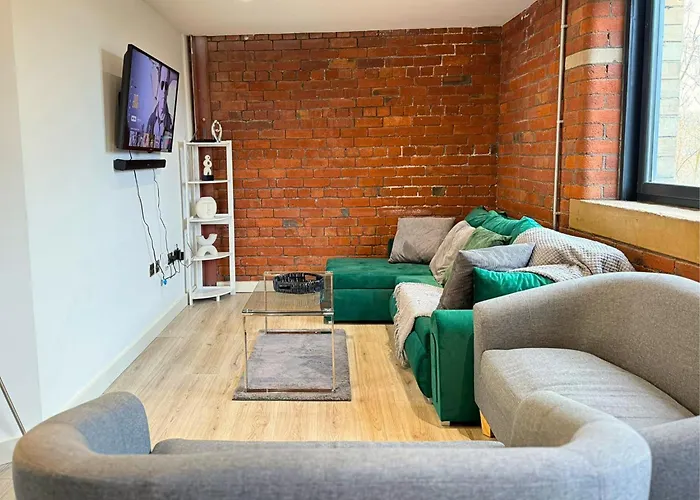 Stunning 2 Bed In Centre With Free Parking - Sleeps 7