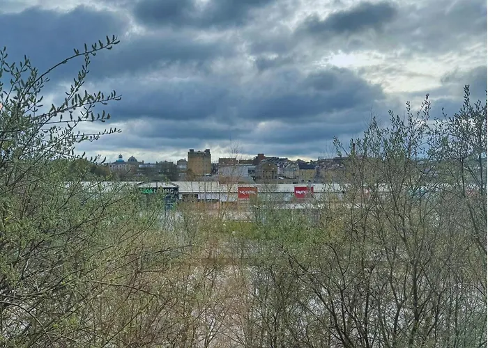 Stunning 2 Bed In Centre With Free Parking - Sleeps 7 Apartment Bradford (West Yorkshire)